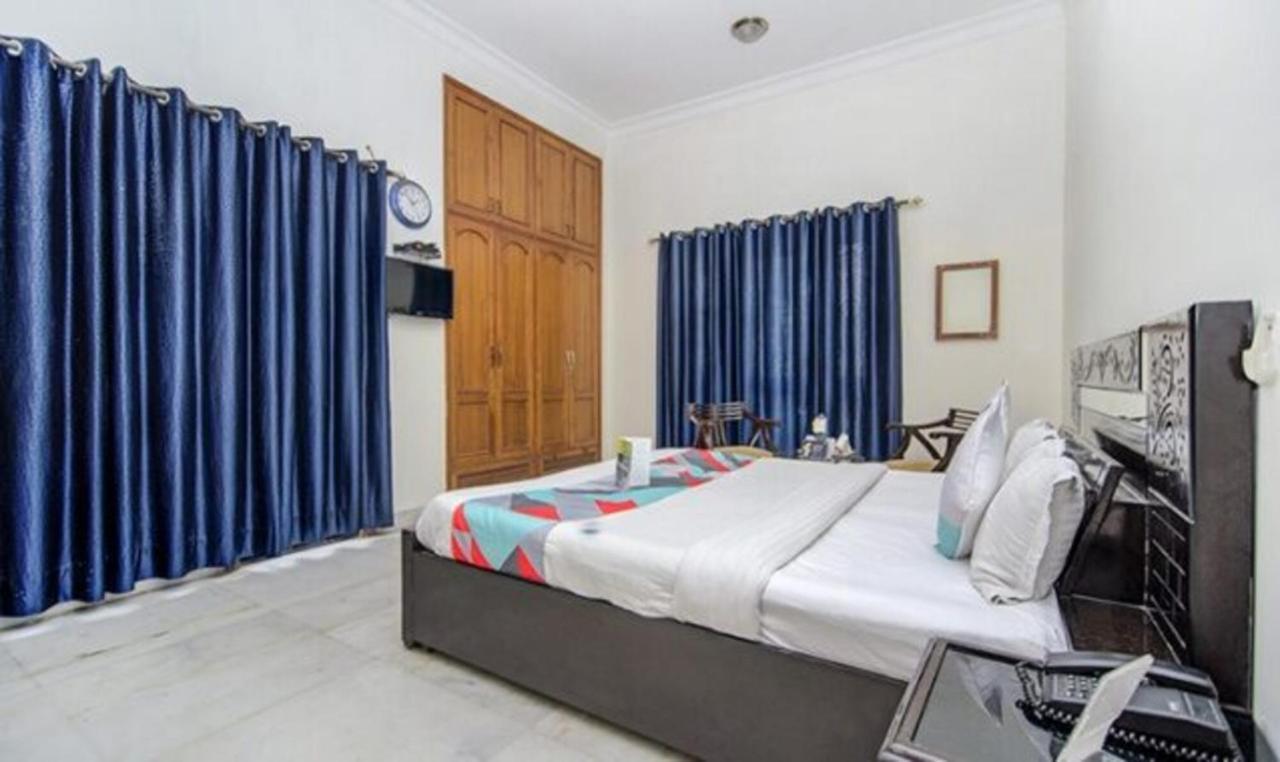 Fabexpress Ashray Hotel Noida Bagian luar foto