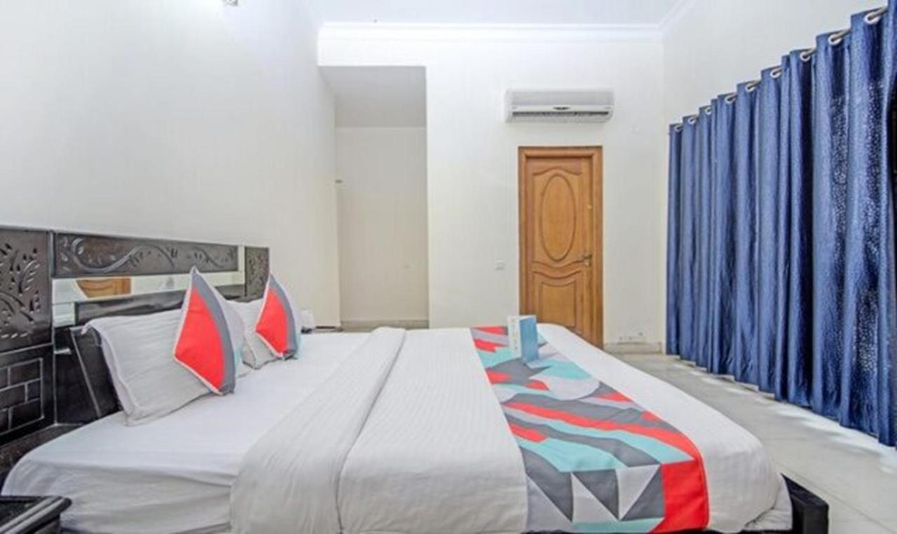 Fabexpress Ashray Hotel Noida Bagian luar foto
