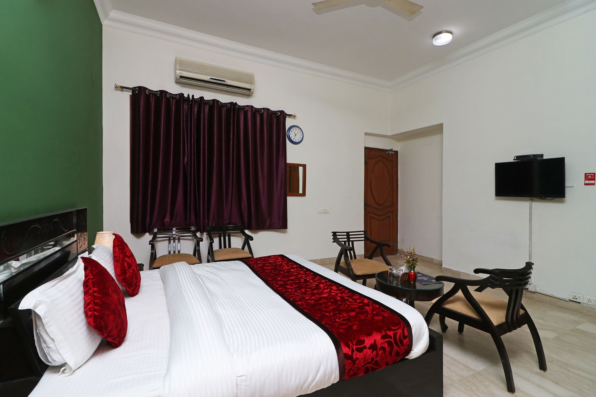 Fabexpress Ashray Hotel Noida Bagian luar foto